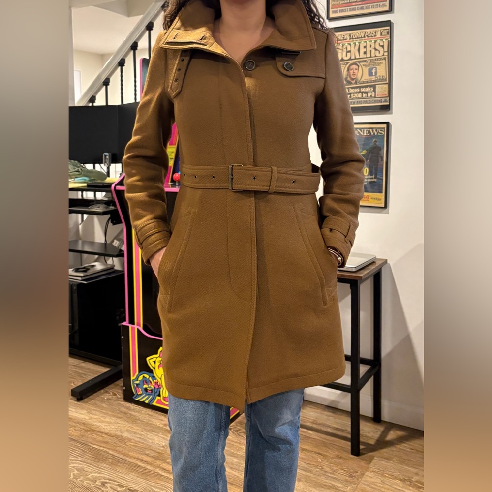 Burberry Brit Women’s Wool Coat
Size US 8
